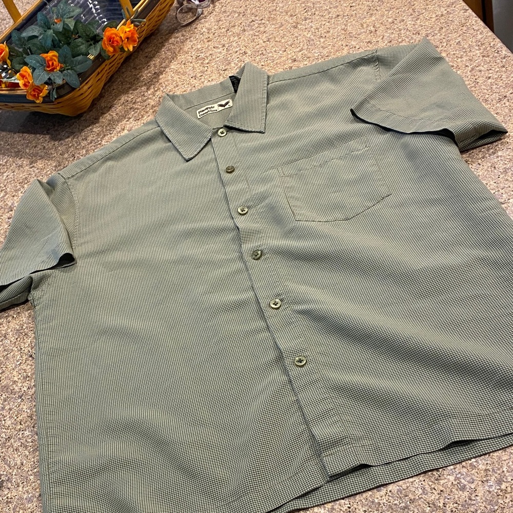 Pineapple Connection Short Sleeve Shirt Large WITH FLAWS Green White